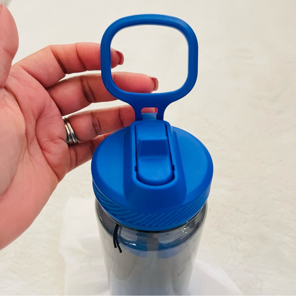 Lululemon Clear Blue Water Bottle 24oz - Picture 6 of 6
